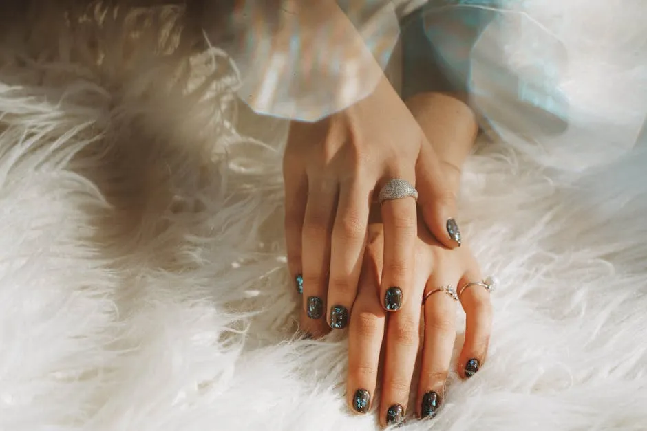 Olika chrome-färger på naglar — glazed donut silver och rose gold